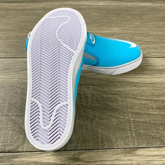 Nike Youth Toki Slip ons - Picture 4 of 6